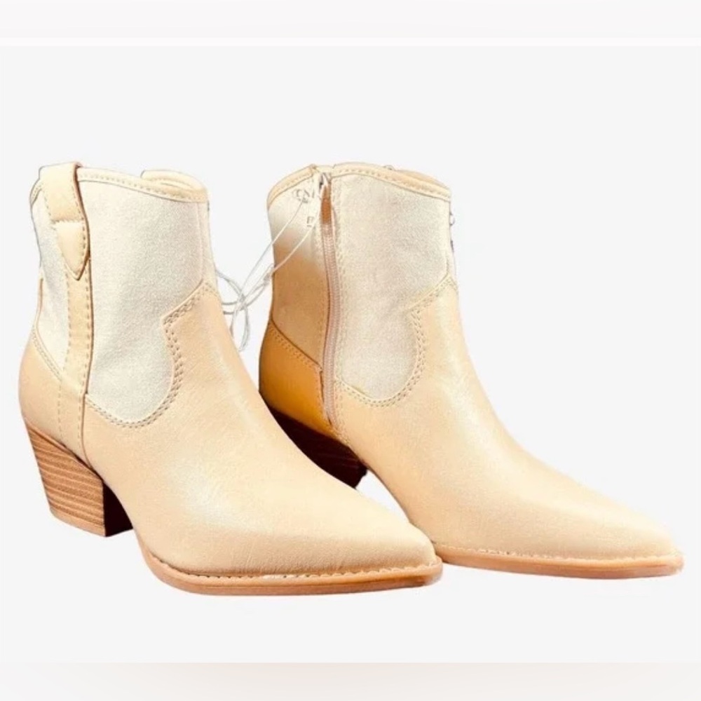 Universal Thread Women's Cream Kay Western Style Zip Boot/Bootie Size 7.5 NWT - Picture 1 of 12